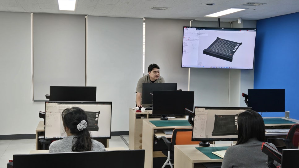 ece303ce52d98478fea7e3978583ed21_1777428950_2399.jpg